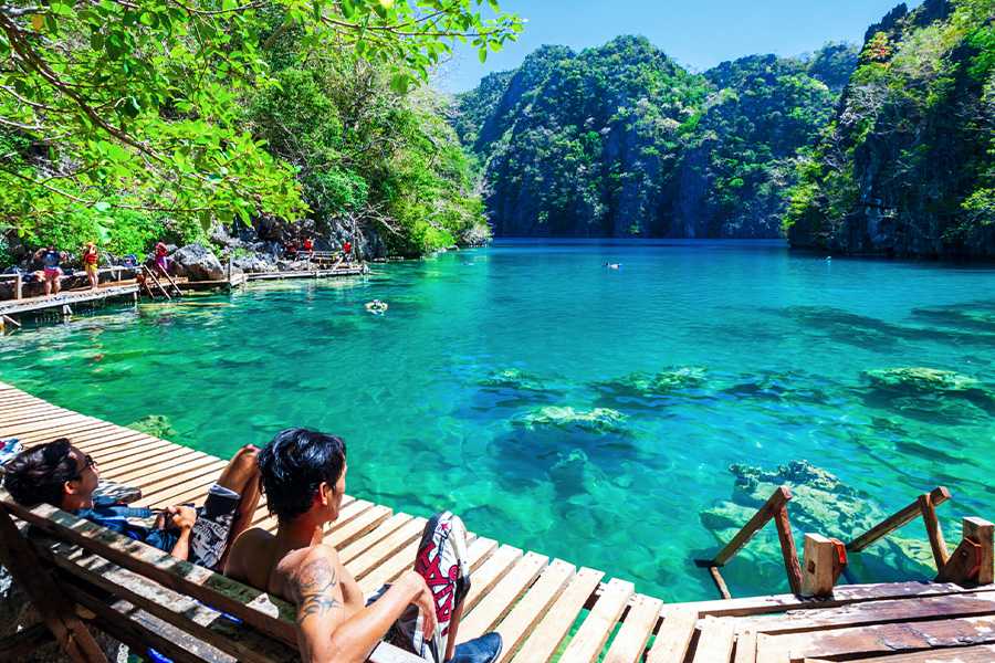 Kayangan Lake