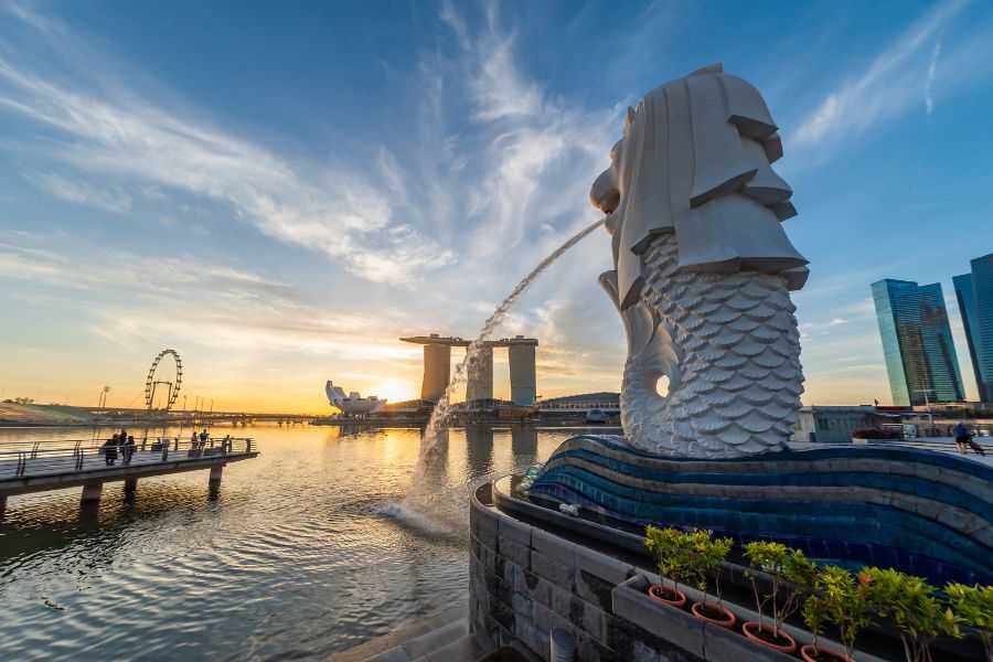 singapore-merlion image best time to go to Singapore