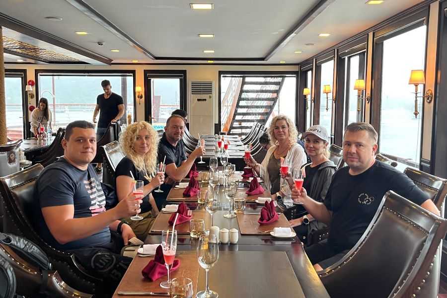 Halong Bay luxury cruise with MakeYourAsia