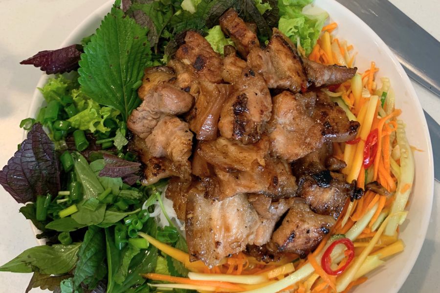 bun thit nuong preparation