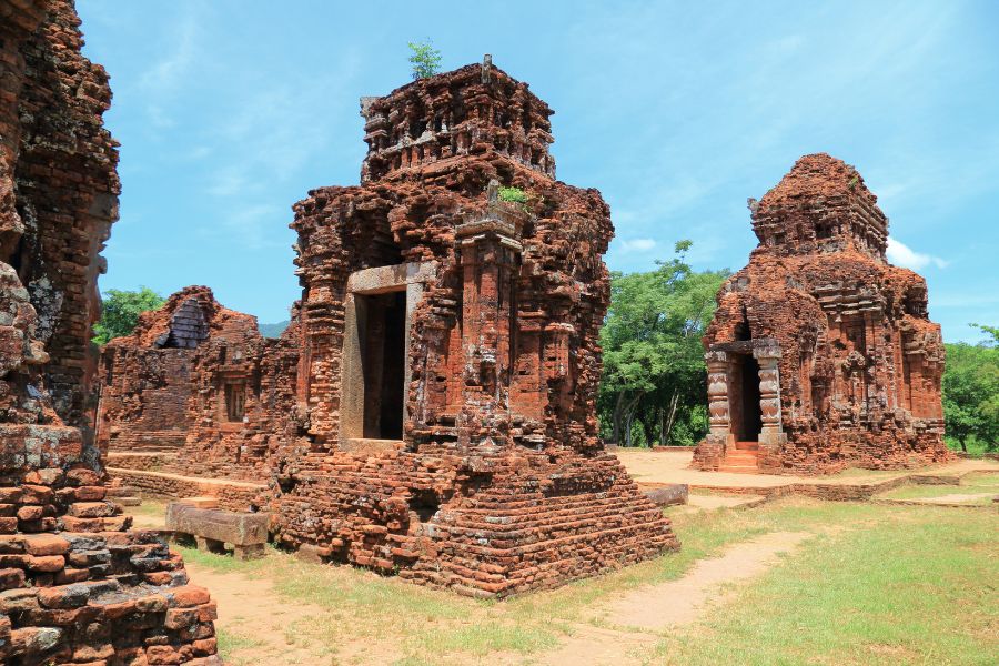famous tour of makeyourasia
