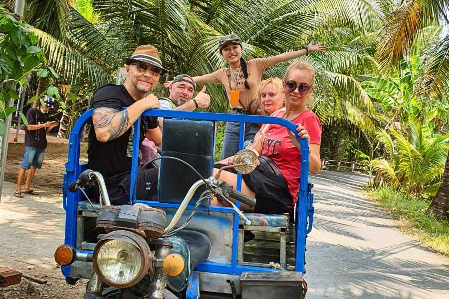 Vietnamese tuktuk - xe ba gac