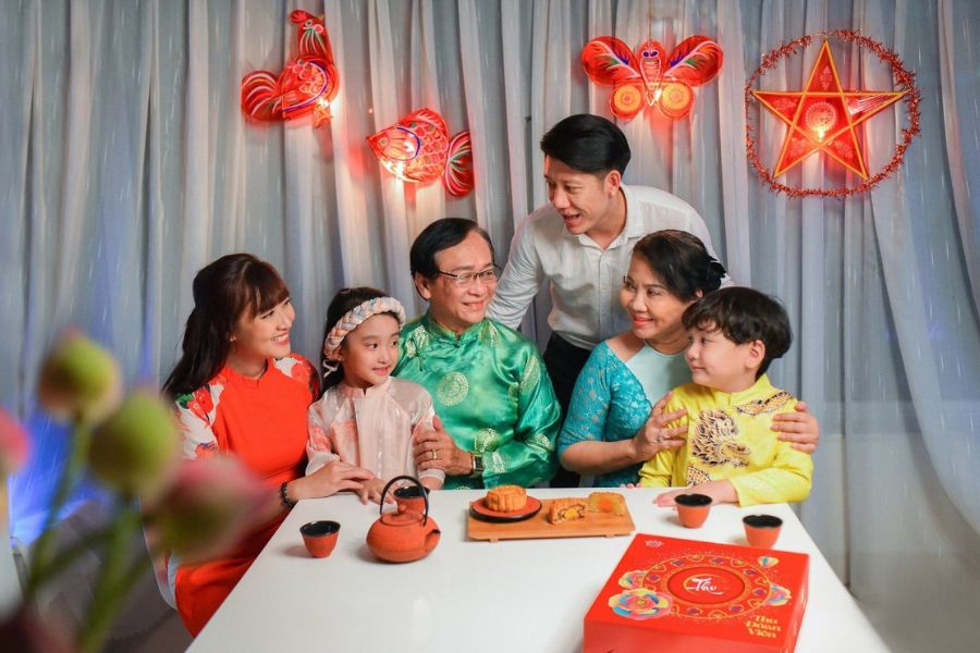 Family during Mid Autumn Festival