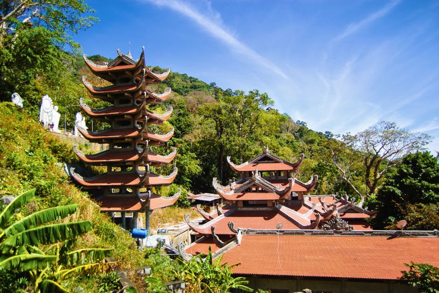 Ta Cu Mountain pagoda complex