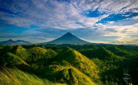 Spot tarsiers and marvel at Bohol