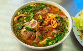 Enjoy the flavors of Hue and eat various local dishes, such as Bun Bo Hue