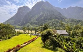 vang vieng hot air balloon laos tour