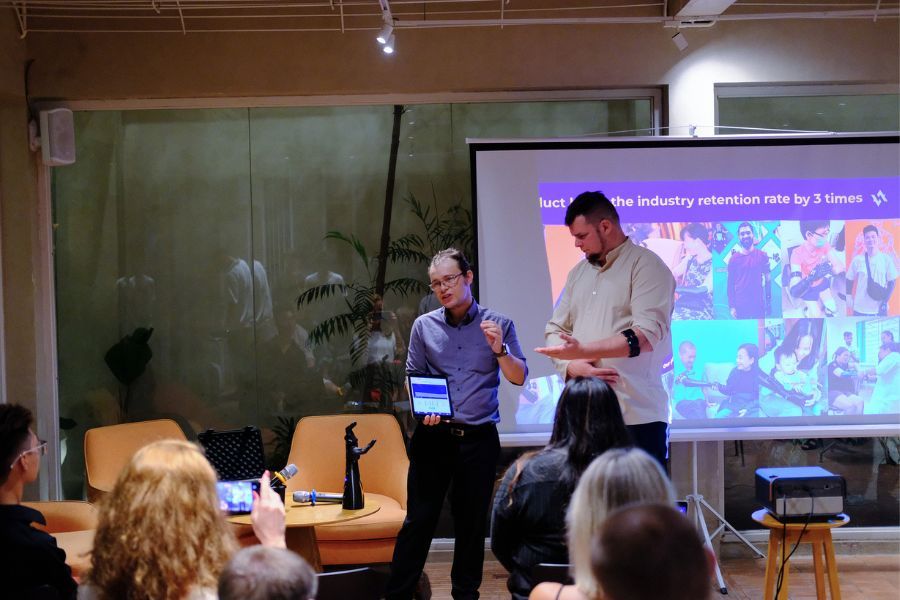 Vulcan Augmetics CEO Rafael Masters demonstrating their technology