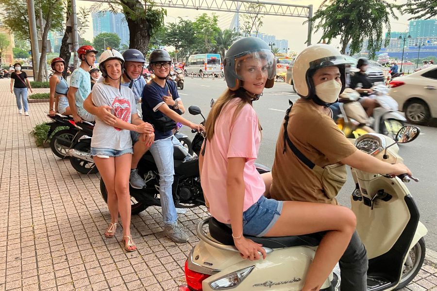 MakeYourAsia Saigon motorbike tour