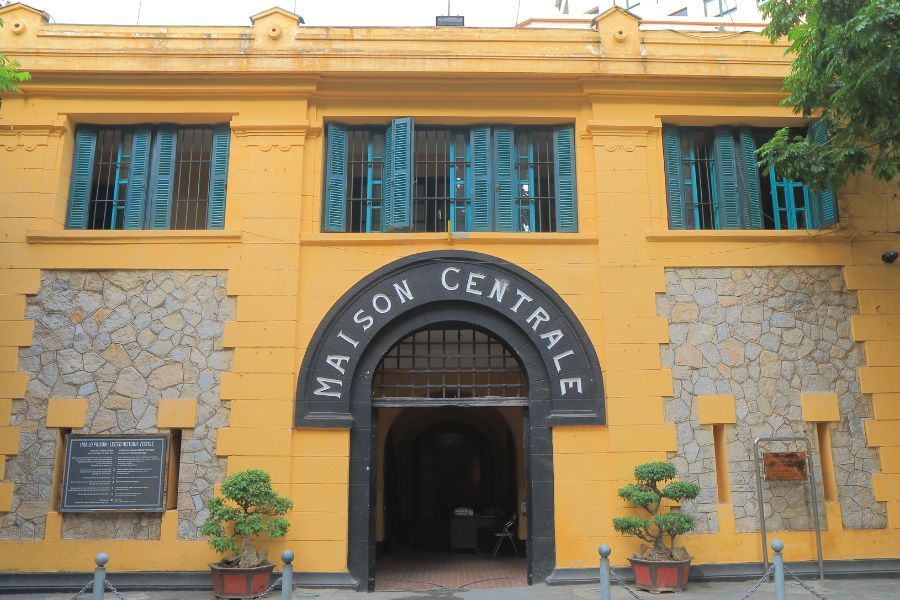 Hoa Lo prison