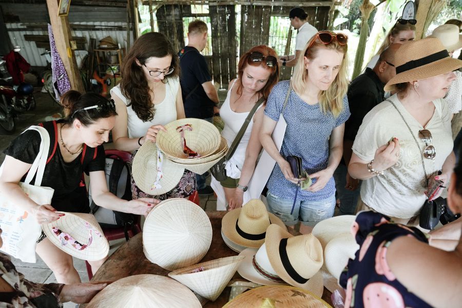 support local souvenirs