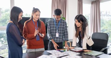 Business Etiquette in Vietnam: Practical Guide for International Professionals