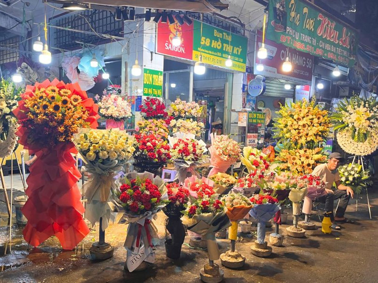 Saigon flower market
