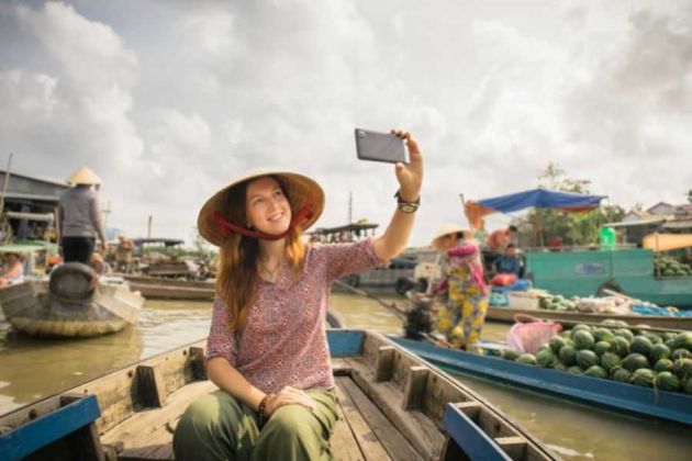 MakeYourAsia guest selfie at cai rang floating market