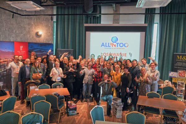 ALLinTOO International Tourism Workshop group photo